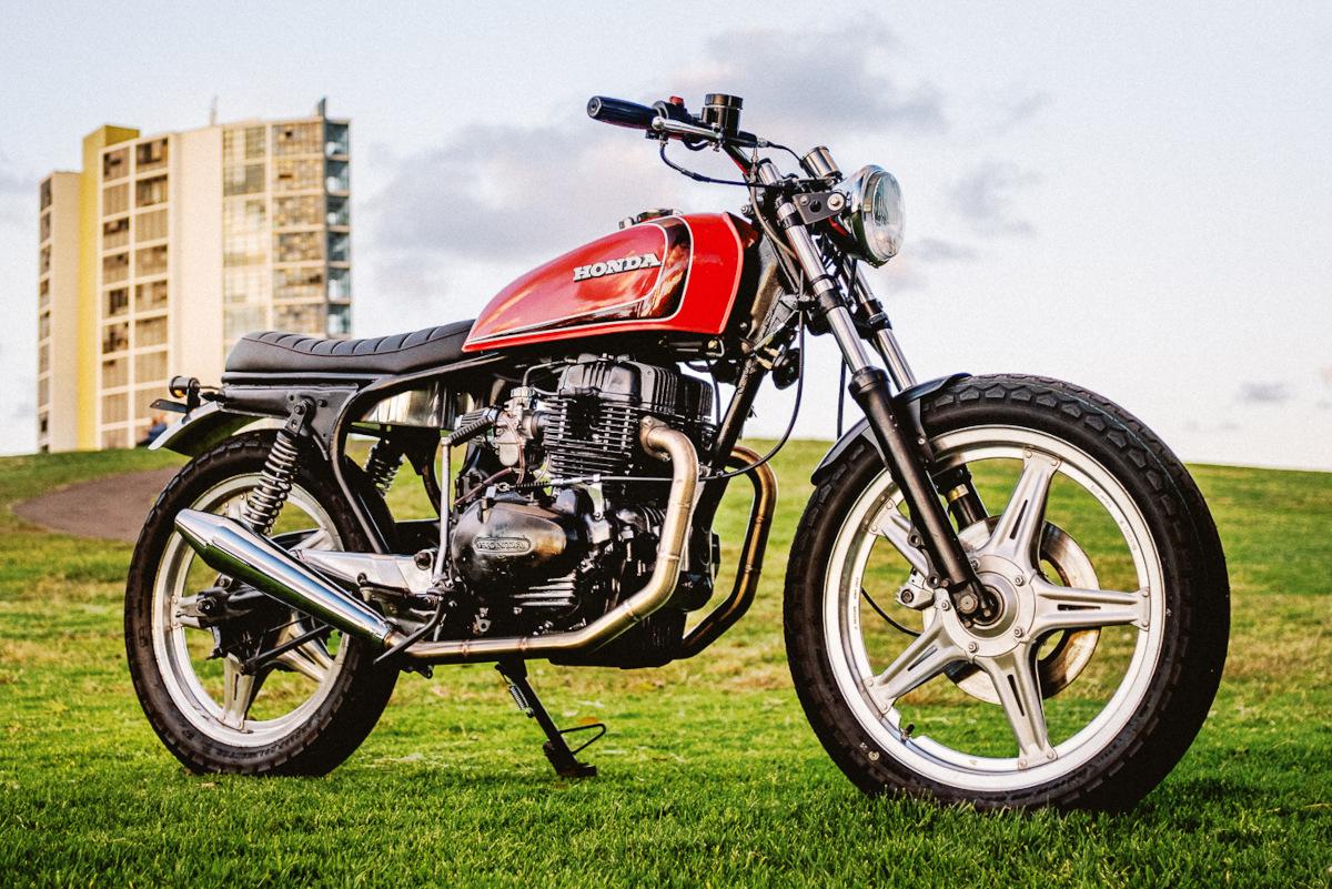 Honda CB250N Super Dream Custom