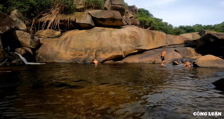 thuong ngoan canh sac chon bong lai tien canh cua dap han phu yen hinh 1